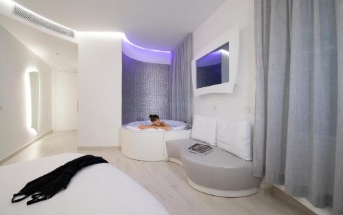 Ένα μπάνιο στο AHD Rooms