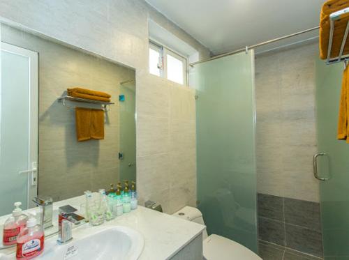Un baño de Peach House