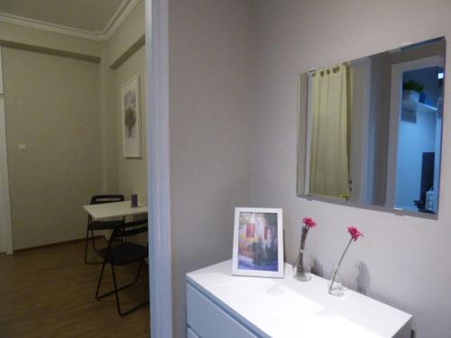 Your stay next to Acropolis!