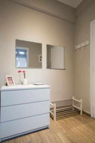 Your stay next to Acropolis!