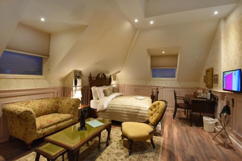 The Aston Tavern photo 23
