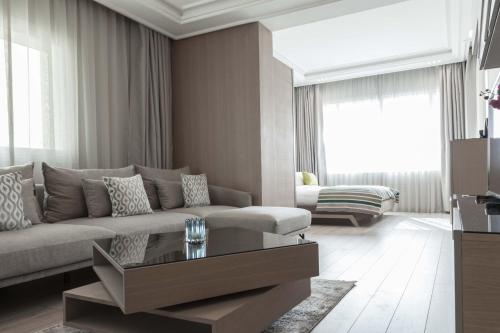 Гостиная зона в Lahoya Homes