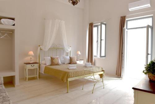 Gallery image of Oisyra Hotel in Ermoupoli