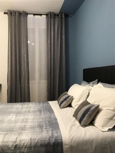 Ένα ή περισσότερα κρεβάτια σε δωμάτιο στο Hotel Moniga