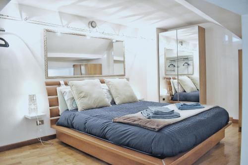Lova arba lovos apgyvendinimo įstaigoje Charming Design Loft Isola Milano
