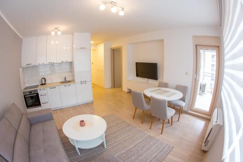 Central Budva apartment – Photos 5