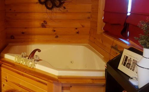 Et badeværelse på Amish Blessings Cabins