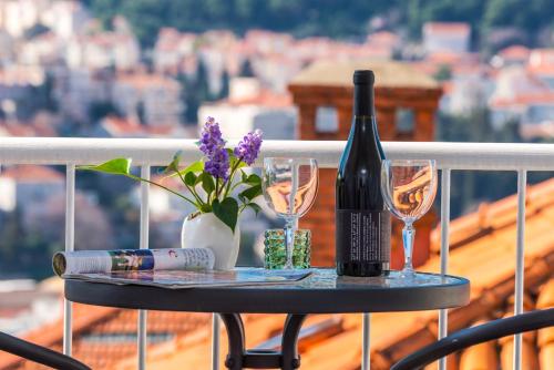 South Wind Apartments