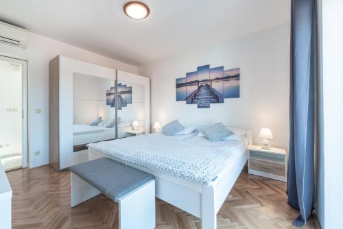 South Wind Apartments