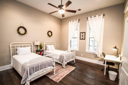Gallery image of Wyoming St Restored Historic 2BR/1BA Downtown in San Antonio