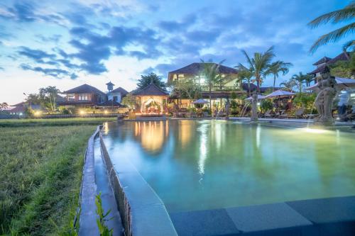 Swimmingpoolen hos eller tæt på Cendana Resort & Spa by Mahaputra