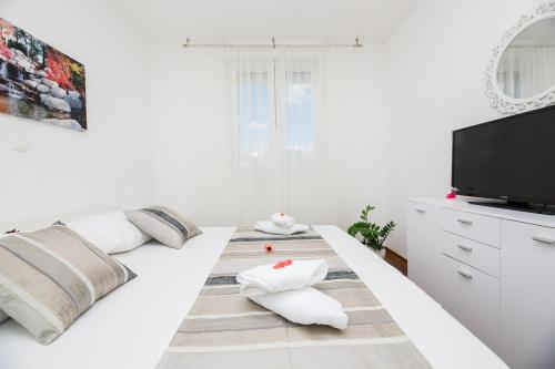 Beautiful New Apartment Bubli