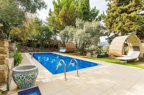 Piscina a Stonehouse o a prop