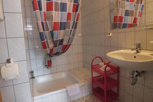 Kúpeľňa v ubytovaní Gasthof & Pension "Schwarzer Adler"