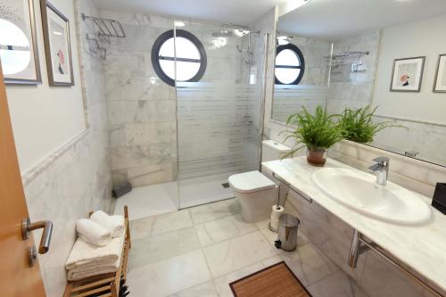 Ένα μπάνιο στο Salobre Las Terrazas 2