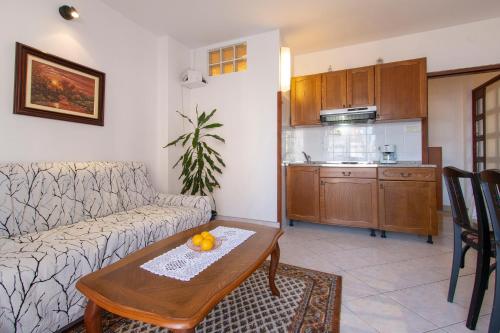 Η κουζίνα ή μικρή κουζίνα στο Irena's place A1
