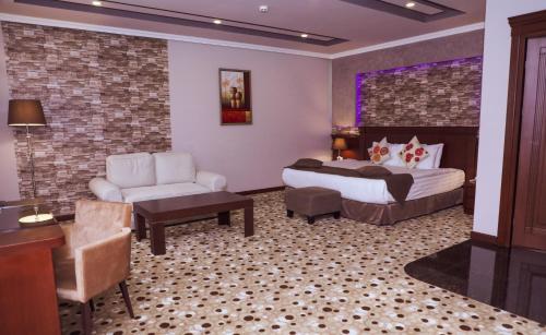  Central Hotel Yerevan -  Room  picture :   Minibar    Shower    Safety deposit box                           