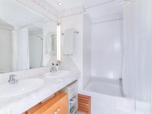 Kúpeľňa v ubytovaní Casa Pilar by Rent Costa Brava
