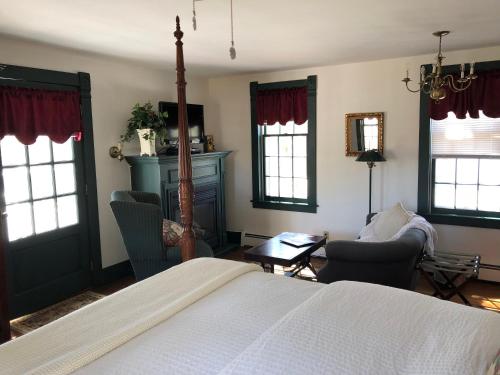 Riverwind Inn Bed and Breakfast – Photos 4