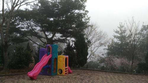 Otroško igrišče poleg nastanitve Ruyi Yuan Homestay