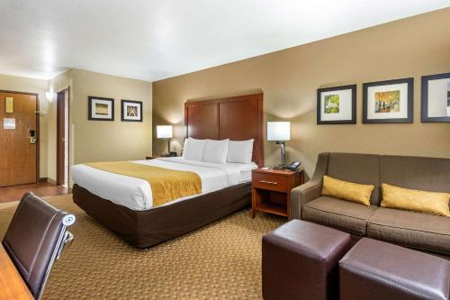 Katil atau katil-katil dalam bilik di Comfort Inn & Suites Springfield I-44