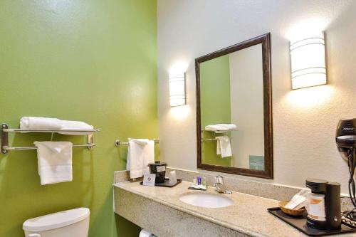 Ванная комната в Sleep Inn & Suites Abilene Near University