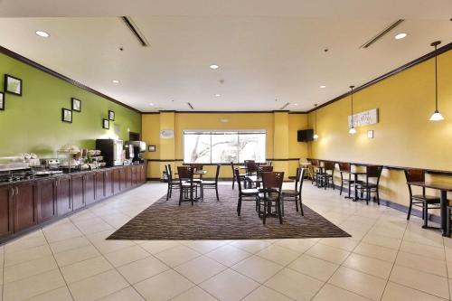Ресторан / где поесть в Sleep Inn & Suites Abilene Near University