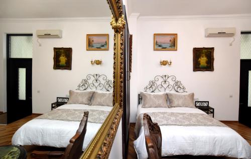 Кровать или кровати в номере Old Vera