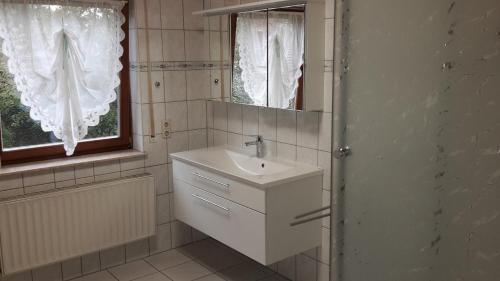 Ένα μπάνιο στο Ferienhaus "Werrablick-Frankenroda"