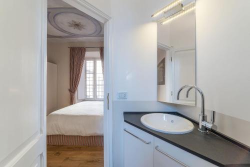 Monti Stunning Apartment with Terrace