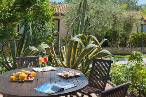 Еда / где поесть недалеко от курортного отеля