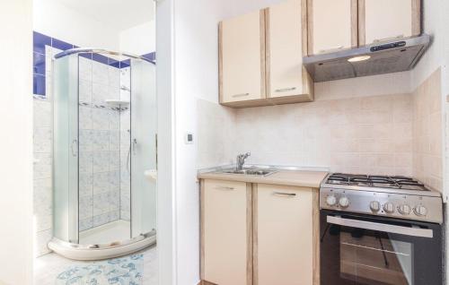 Η κουζίνα ή μικρή κουζίνα στο Holiday home Mateo