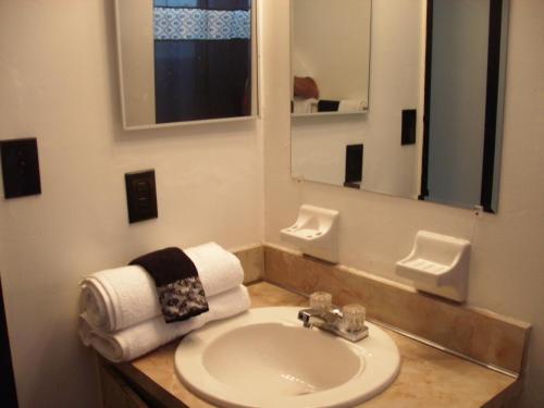 Gallery image of Newly Furnished Large Clean Quiet Private Unit in Fort Lauderdale