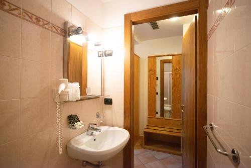 Gallery image of Albergo Al Platano in Caprino Veronese