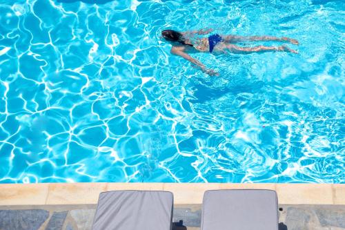 Gallery image of Big Blue Suites & Apartments in Kionia