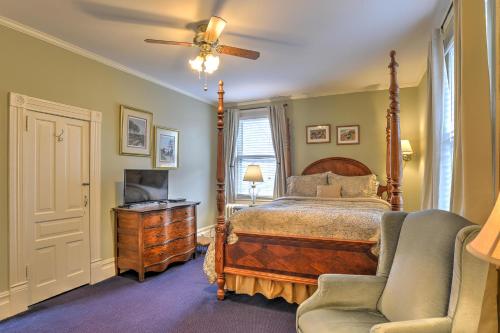 A bed or beds in a room at 1898 Waverly Inn