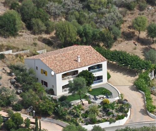 Résidence U MELU GRAND T3 ROUGE en rez de jardin