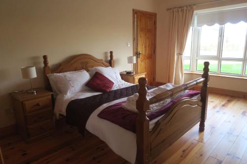 Lova arba lovos apgyvendinimo įstaigoje INGLEWOOD - Ballina - Crossmolina - County Mayo - Sleeps 8 - Sister property to Thistledown