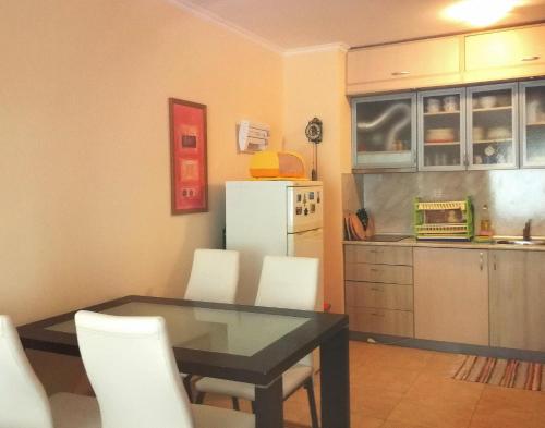 Ett kök eller pentry på Single Apartment in Searegal Compex