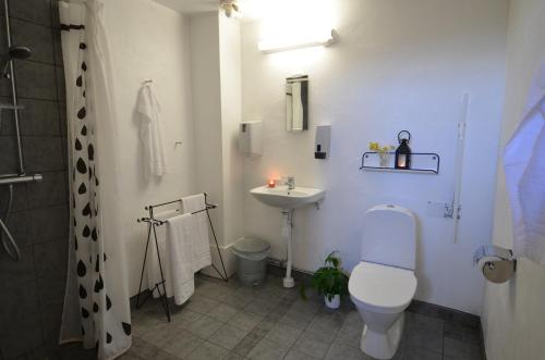 Phòng tắm tại Rosenborgs Friluftspensionat