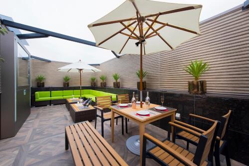 Balkón nebo terasa v ubytování HOTEL W-PARTY-W GROUP HOTELS and RESORTS-