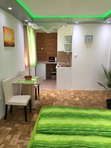Kuhinja ili čajna kuhinja u objektu GREEN DREAMS