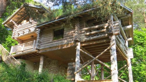 Gallery image of La cabane de Hans in Saint-Martial-de-Gimel