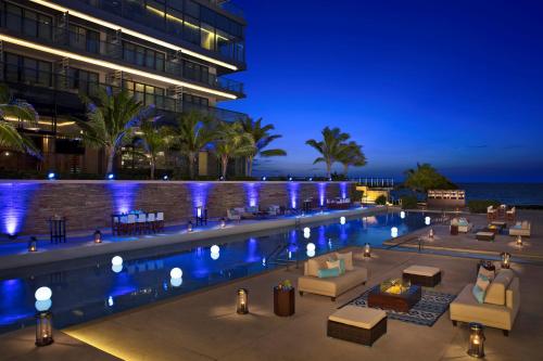 Bazén v ubytování Secrets The Vine Cancun - All Inclusive Adults Only nebo v jeho okolí