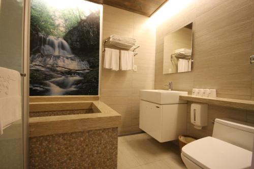 Bathroom sa Ku Kuan Resort Hotel