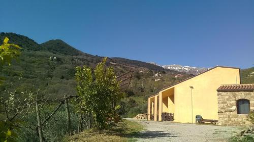 Γενική θέα στο βουνό ή θέα στο βουνό από  αυτό το ξενοδοχείο διαμερισμάτων