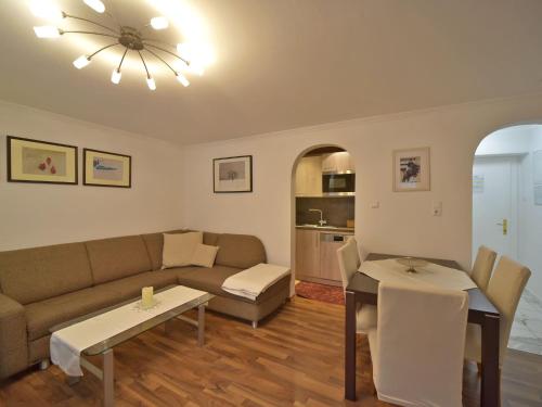 Ein Sitzbereich in der Unterkunft Fischerhof Appartements