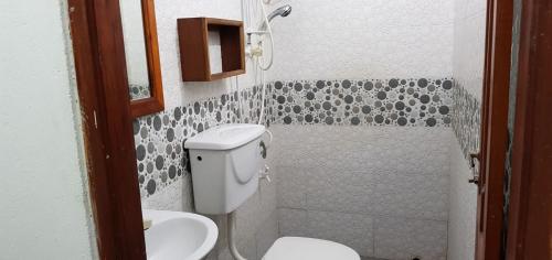 Gallery image of Sea Shine Guest House in Hikkaduwa