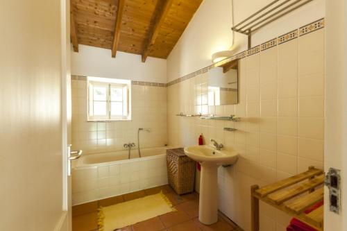 Phòng tắm tại Monte Maravilhas