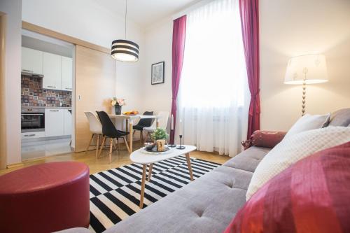 Angela Main Street Luxury Oasis & Free parking
